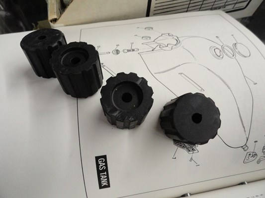 RUBBER MOUNT
