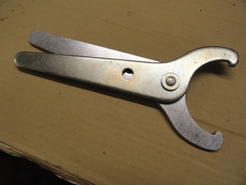 SHOCK WRENCH
