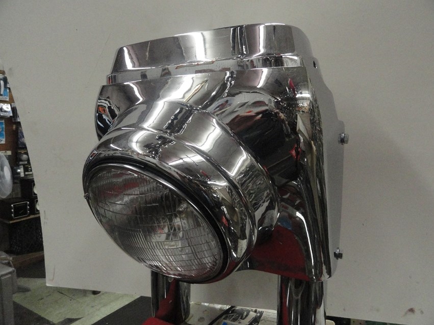 HEADLIGHT SHROUD ASSEMBLY