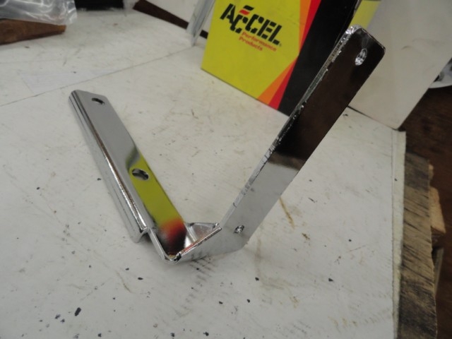 REGULATOR BRACKET