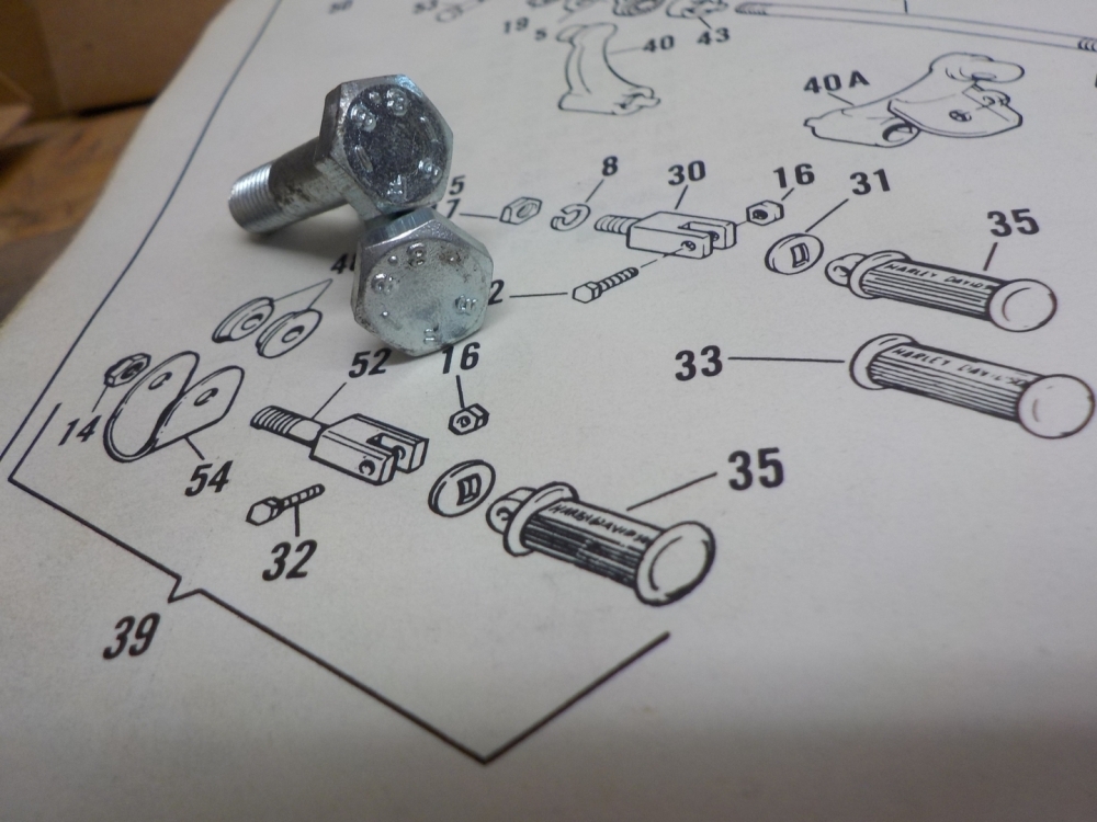 AERMACCHI SPRINT RAPIDO 175 250 "NEW OLD STOCK" 61 UP FOOT PEG BOLTS #50806-61P