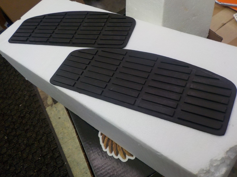 FL-FLH "NEW" 1966 UP FOOT BOARD RUBBERS #50614-66